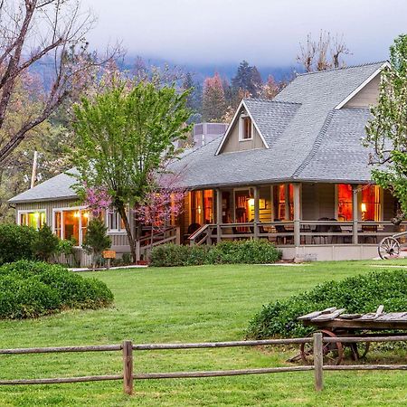 Отель Sierra Sky Ranch Окхерст Экстерьер фото
