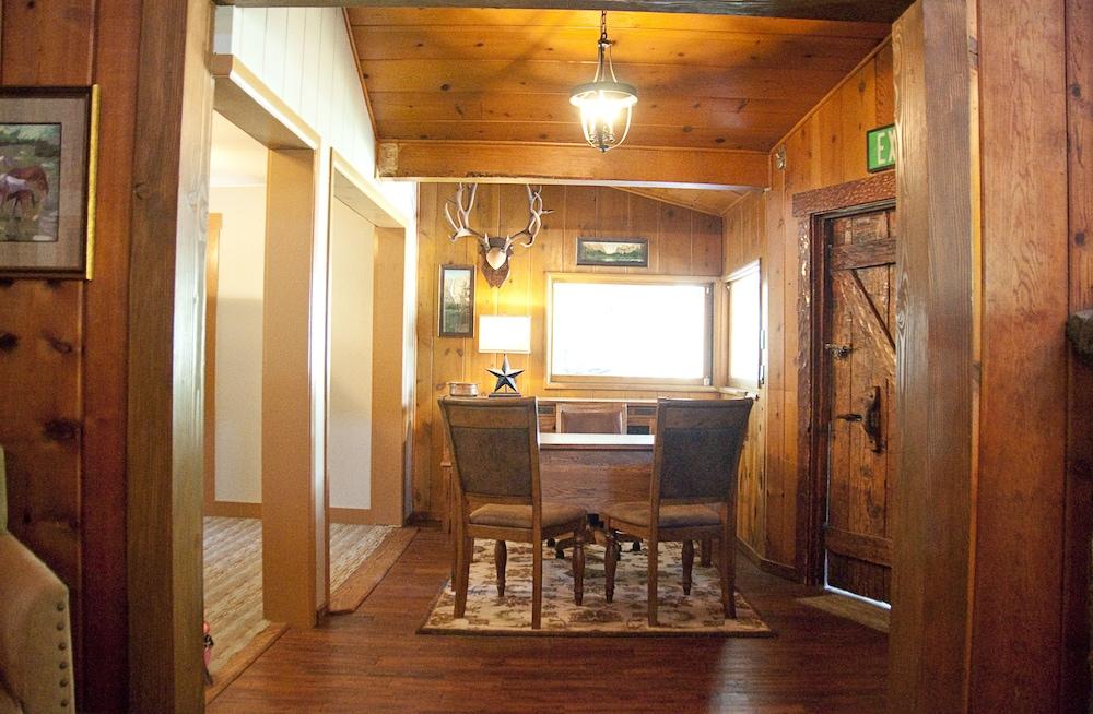 Отель Sierra Sky Ranch Окхерст Экстерьер фото