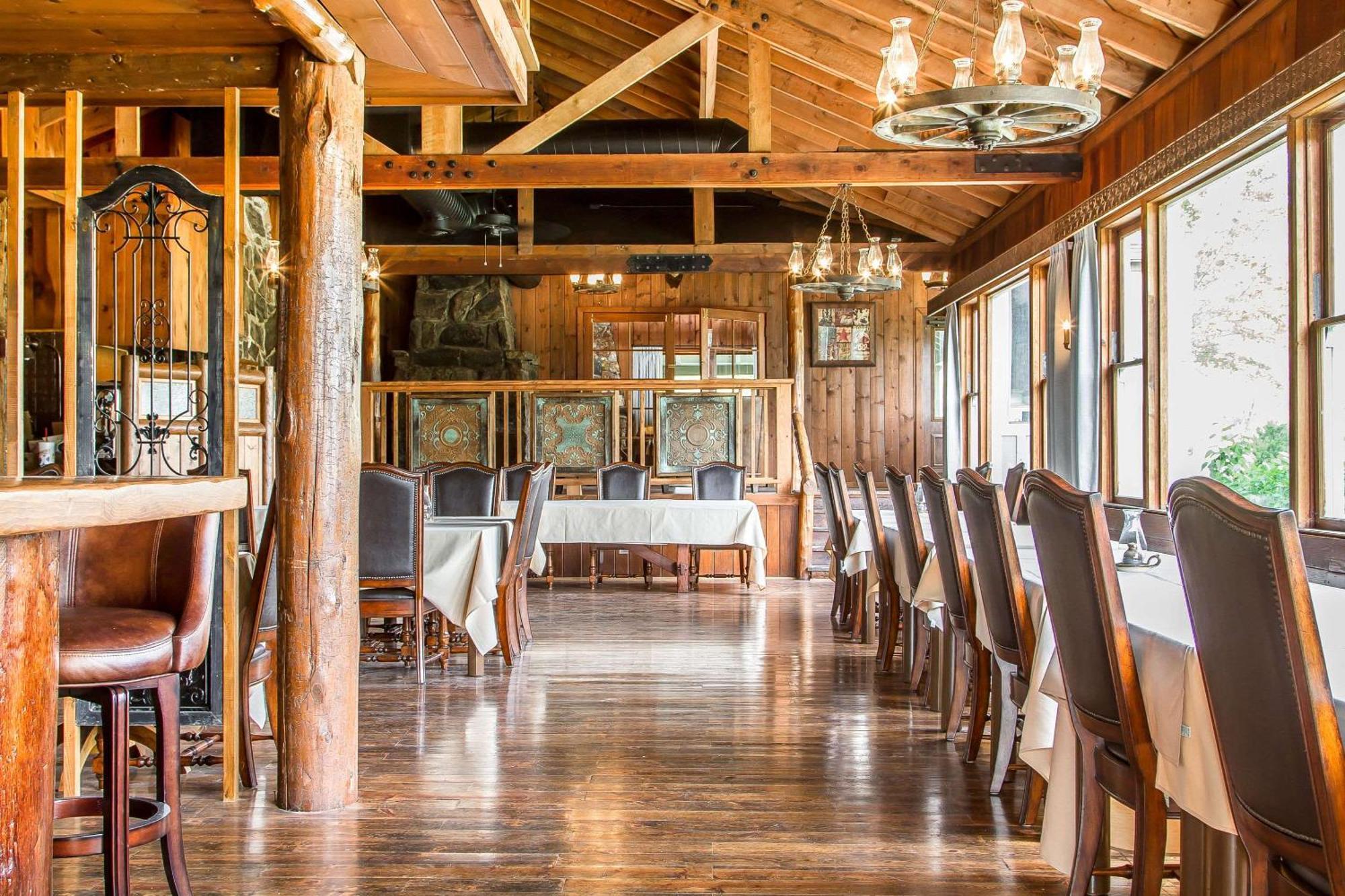 Отель Sierra Sky Ranch Окхерст Экстерьер фото