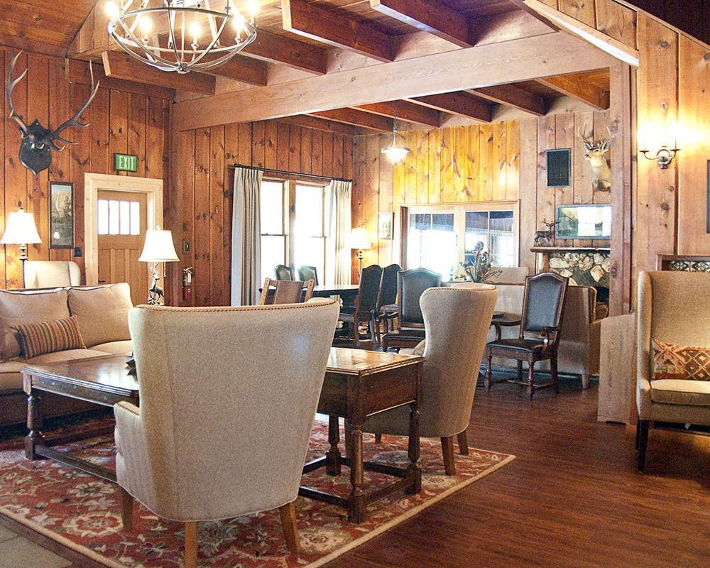 Отель Sierra Sky Ranch Окхерст Экстерьер фото
